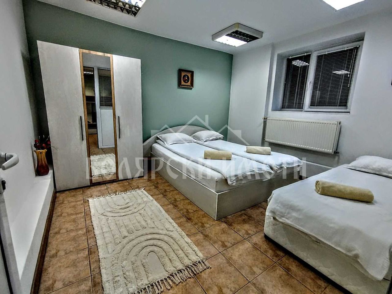 Дава се под наем Двустаен апартамент в Велико Търново, Център - 55 кв.м за 382.5 € - Снимка #2