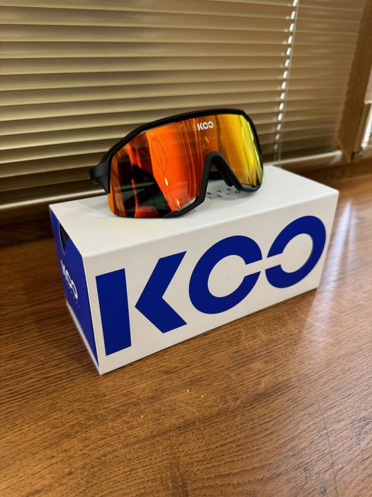 Спортивные очки KOO