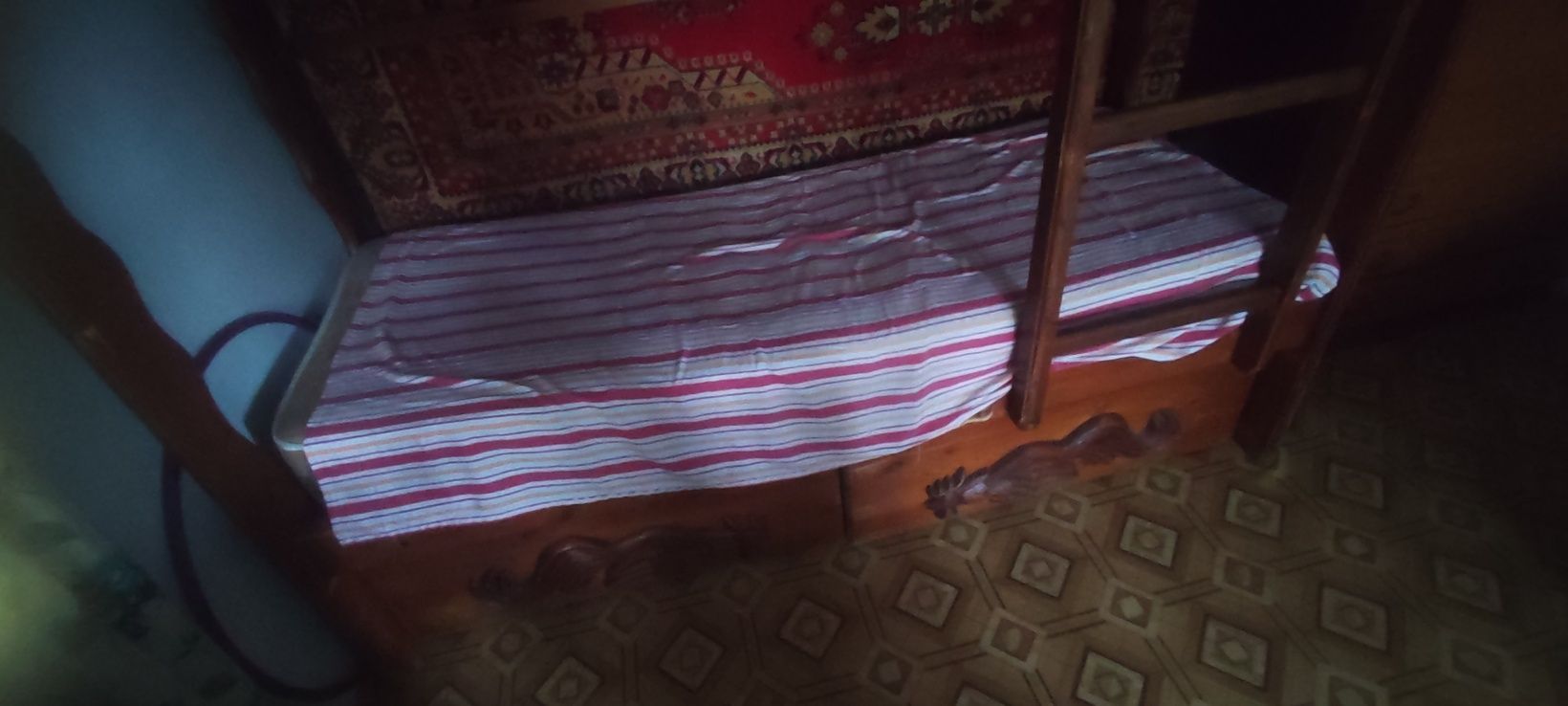 Продается б/у двухъярусная кровать