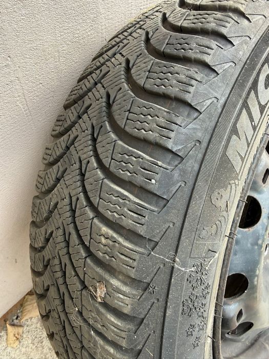 Vând cauciucuri de iarnă ranforsate Michelin