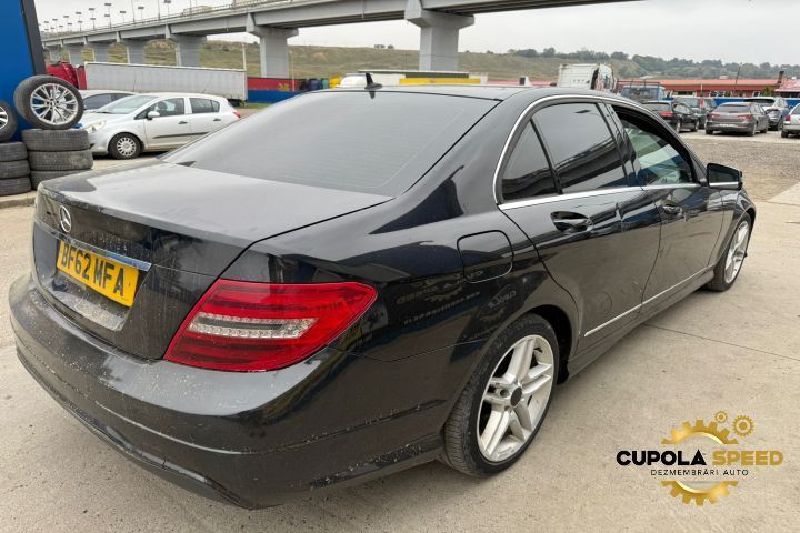 Usa / Portiera fata stanga culoare 197 Negru Obsidian Mercedes-Benz C
