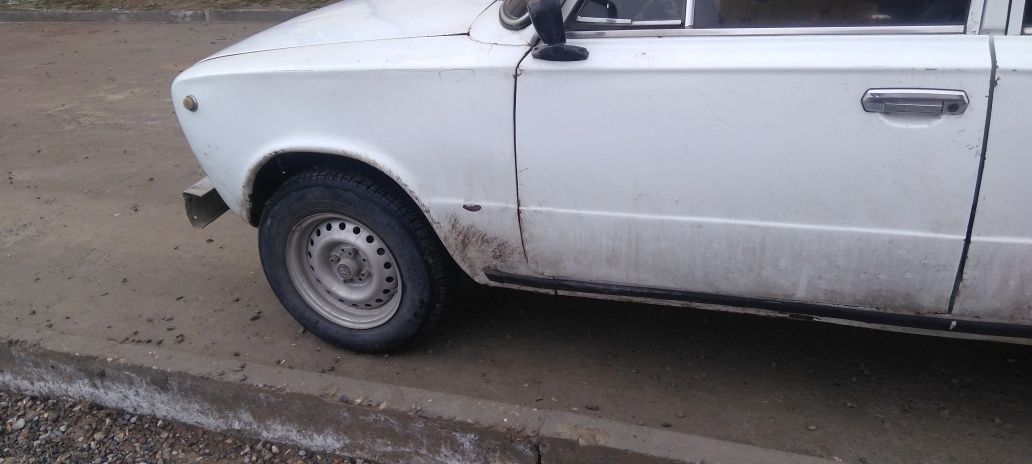 Vaz 21.02 kuzovda ishi bor