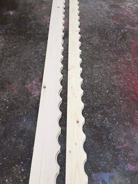 Pazie decorativă din lemn pentru strasina