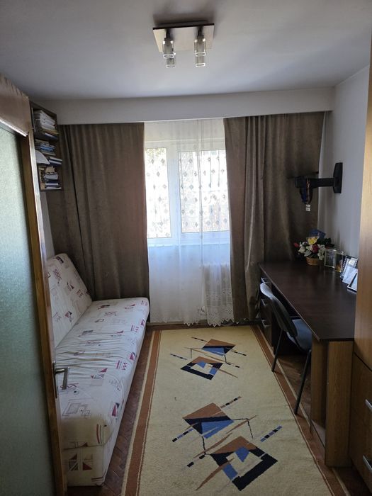 Apartament 3 camere de vânzare