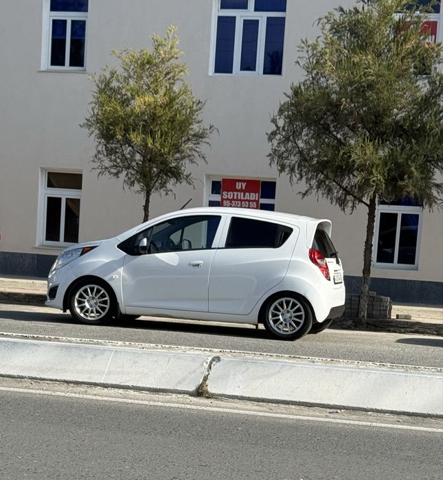 Spark 2015 avtomat prabegi halol kraskasi kalenkasida petnocha bor