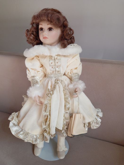 Порцеланова кукла