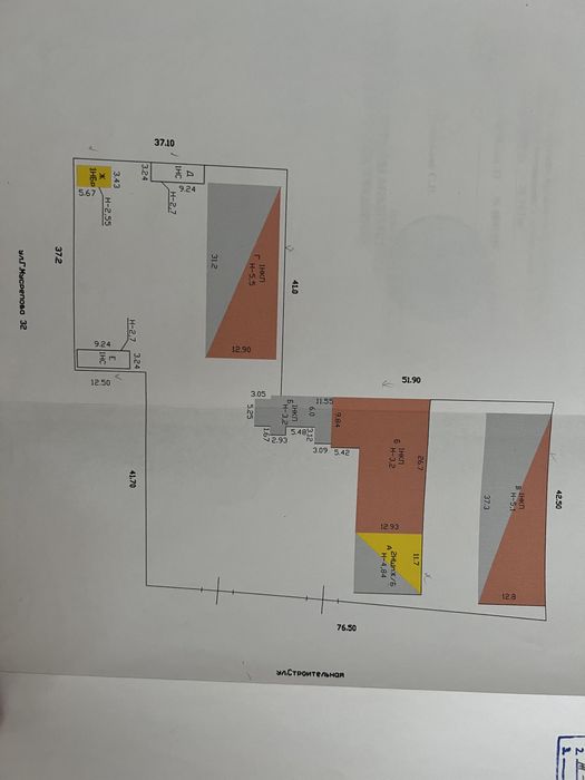 Большая территория с постройками