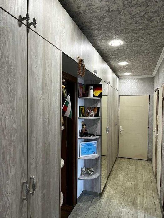 Продава се Четиристаен апартамент в Варна, Автогара - 94 кв.м за 1649 €/кв.м - Снимка #18