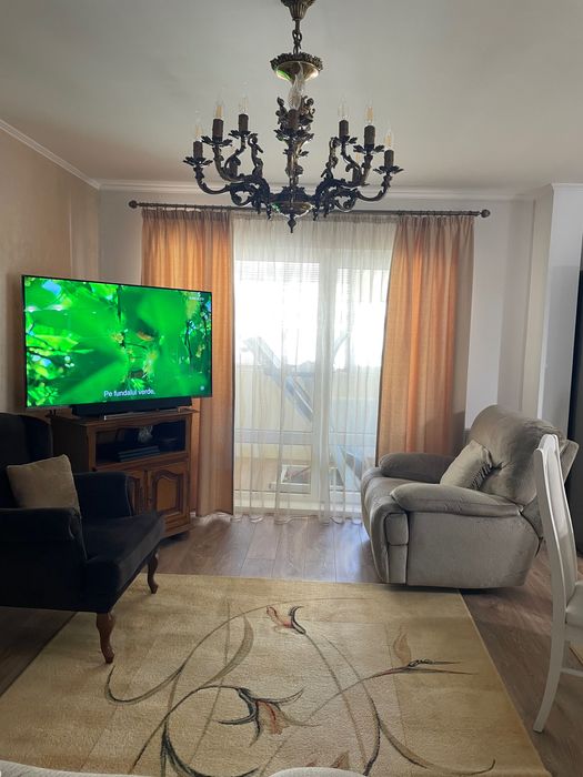 Vând apartament 3 camere