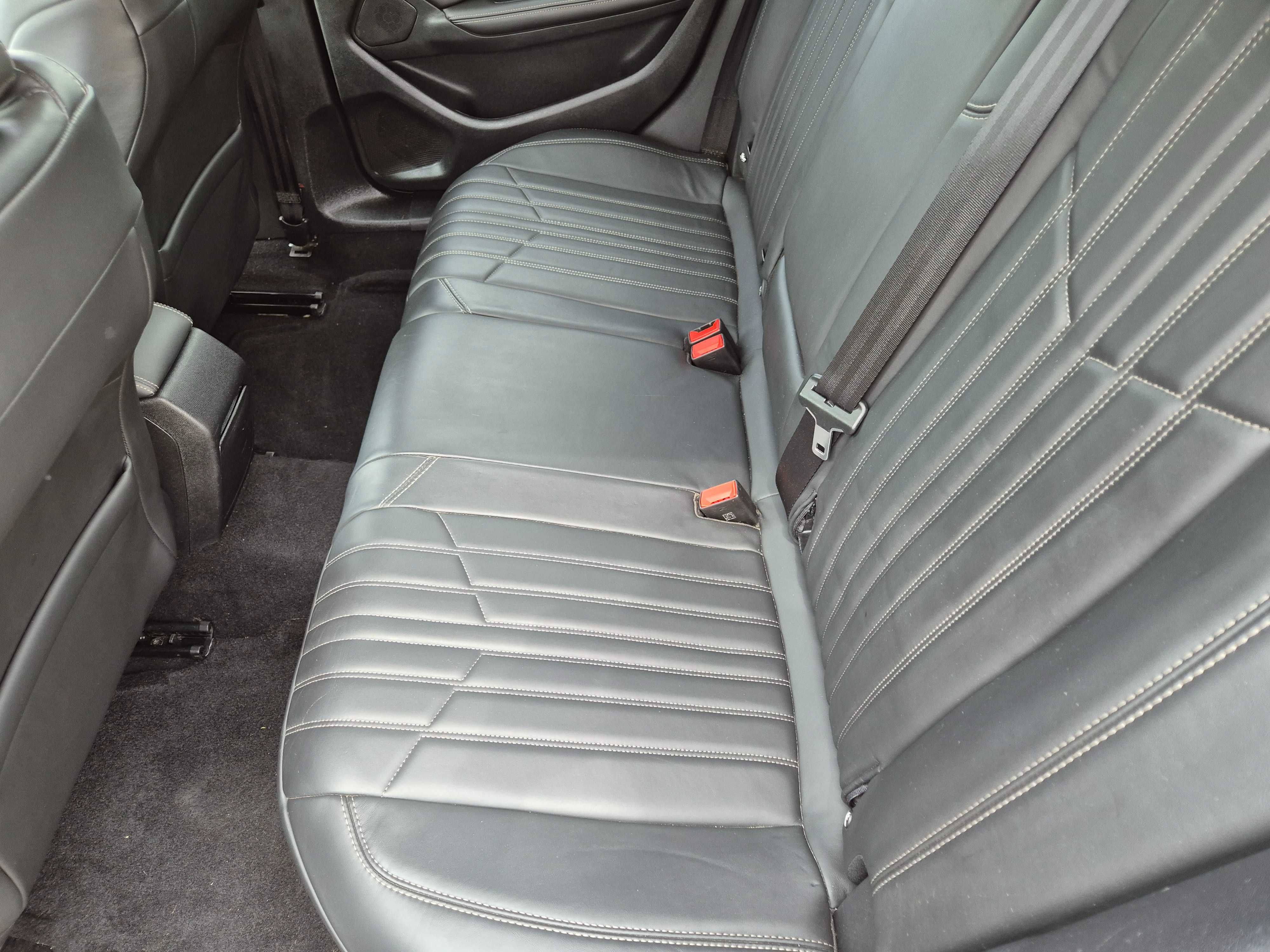 PEUGEOT 308,an 2017, 1,2  automat,161500 km, full,option,ÎNMATRICULATĂ