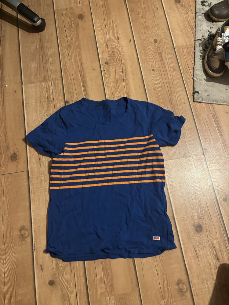 Vand Tricou Levis