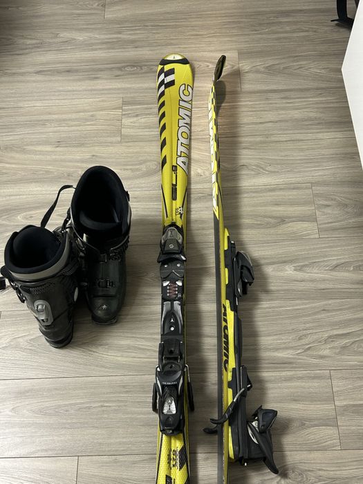 Vand Ski uri Atomic+Clăpari