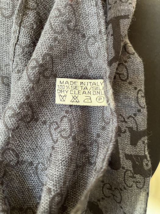 Eșarfa Gucci , 100% mătase , impecabila