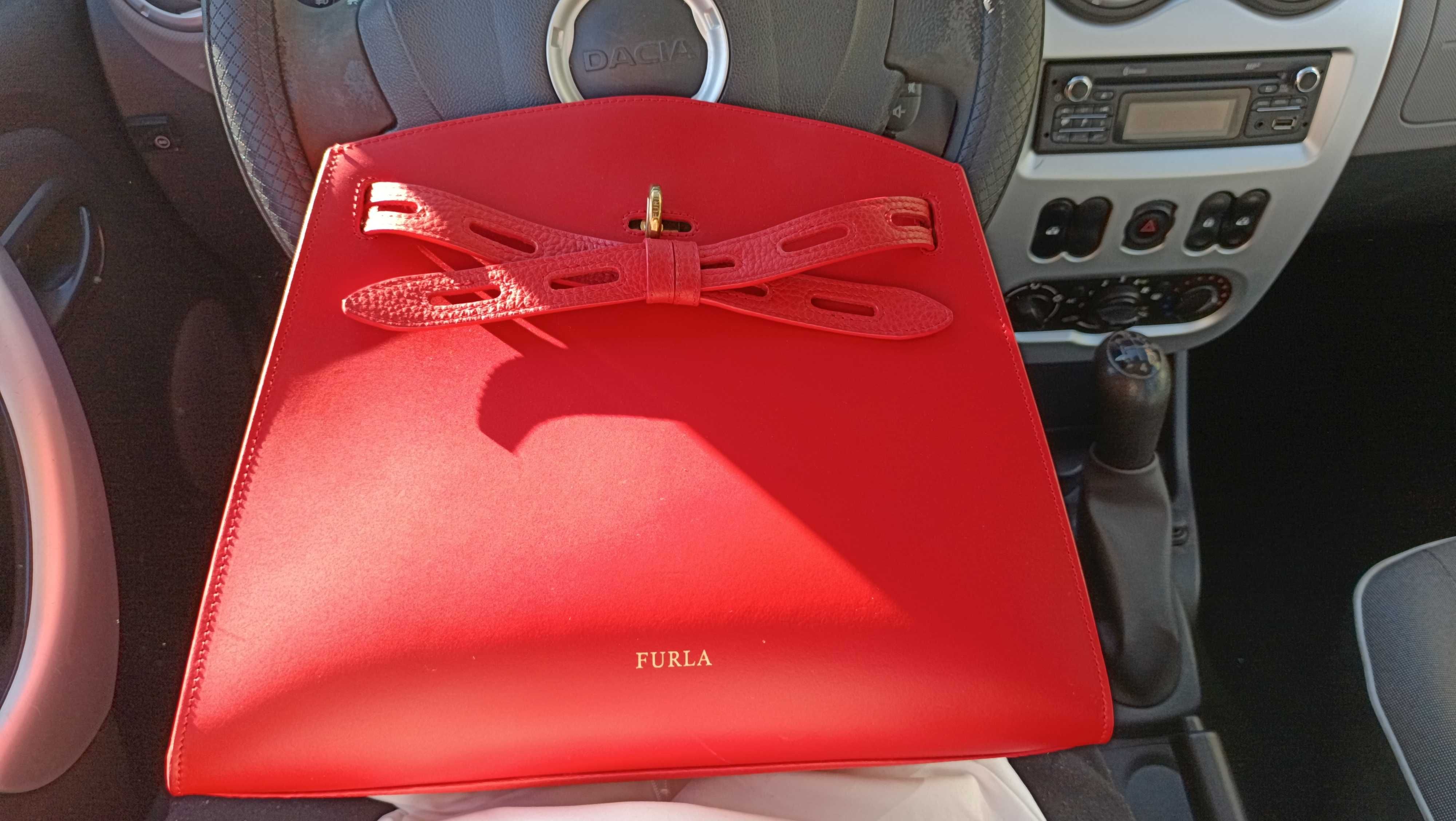 Продавам чанти furla