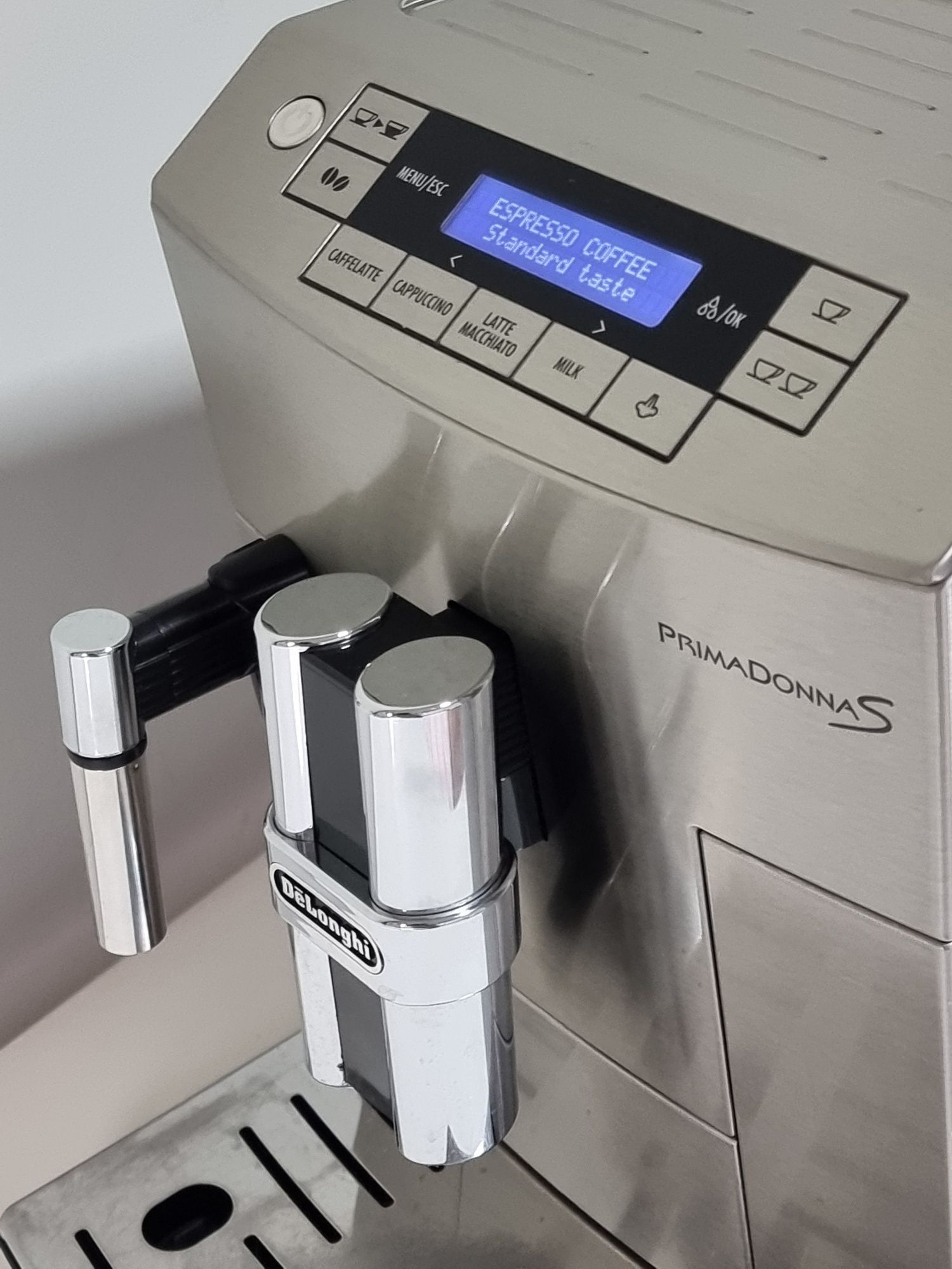 Кафеавтомат DeLonghi PrimaDonna S ECAM 26.455.MB