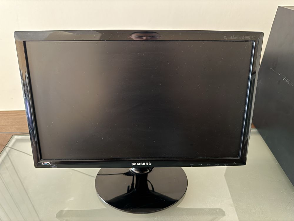 Монитор Samsung S19B150N
