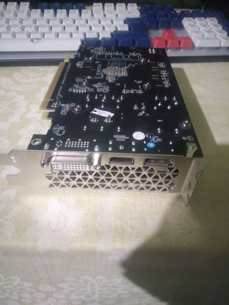 Videokarta  sotiladi  winfox rx 580 8 gb 256 bit 2048