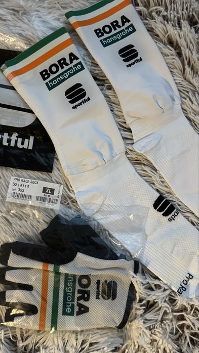 Echipament ciclim Sportful Bora Specialized