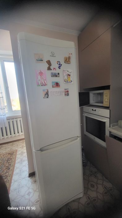 Продам холодильник INDESIT