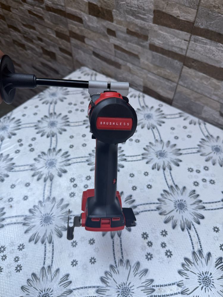 Акумулаторен винтоверт MILWAUKEE M18