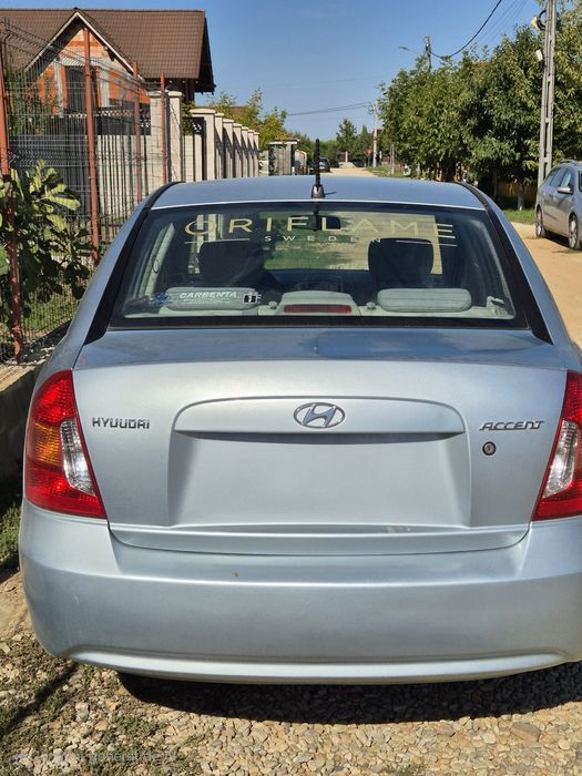 Hyundai Accent 2006, 1.4 benzina, 280000 km, gri metalizat