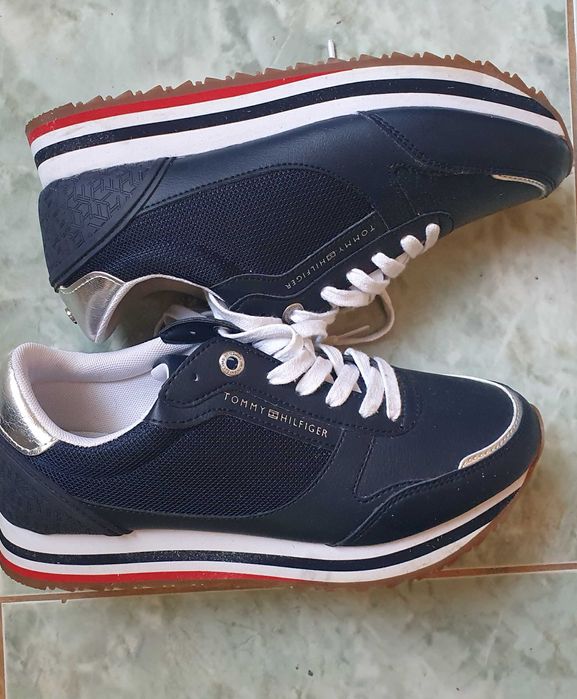 Adidași Tommy Hilfiger