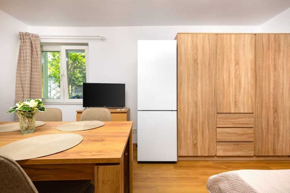 Дава се под наем Едностаен апартамент в Пловдив, Център - 25 кв.м за 245 € - Снимка #4