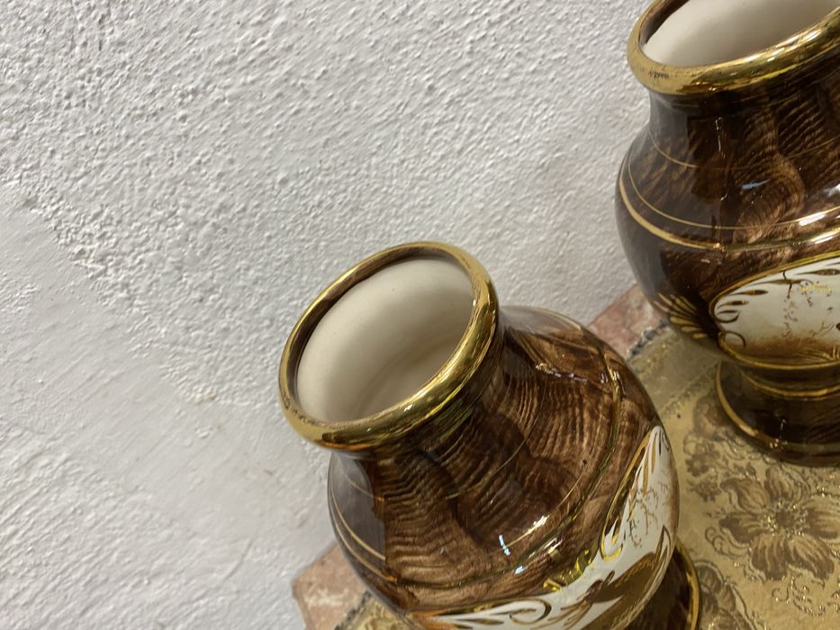 Чифт белгийски вази от порцелан ловен мотив