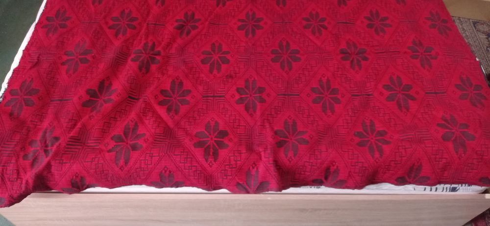 Червен чисто нов плат