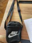 Чантичка Nike
