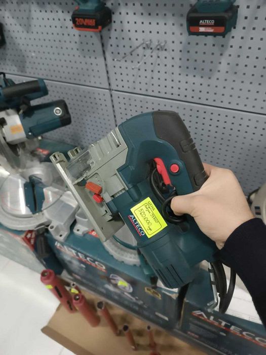 Лобзиковая пила ALTECO JS 700