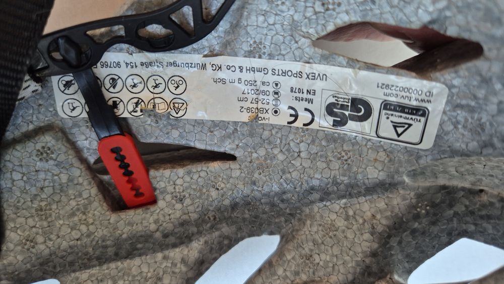 Cască bicicletă UVEX marimea 52-57