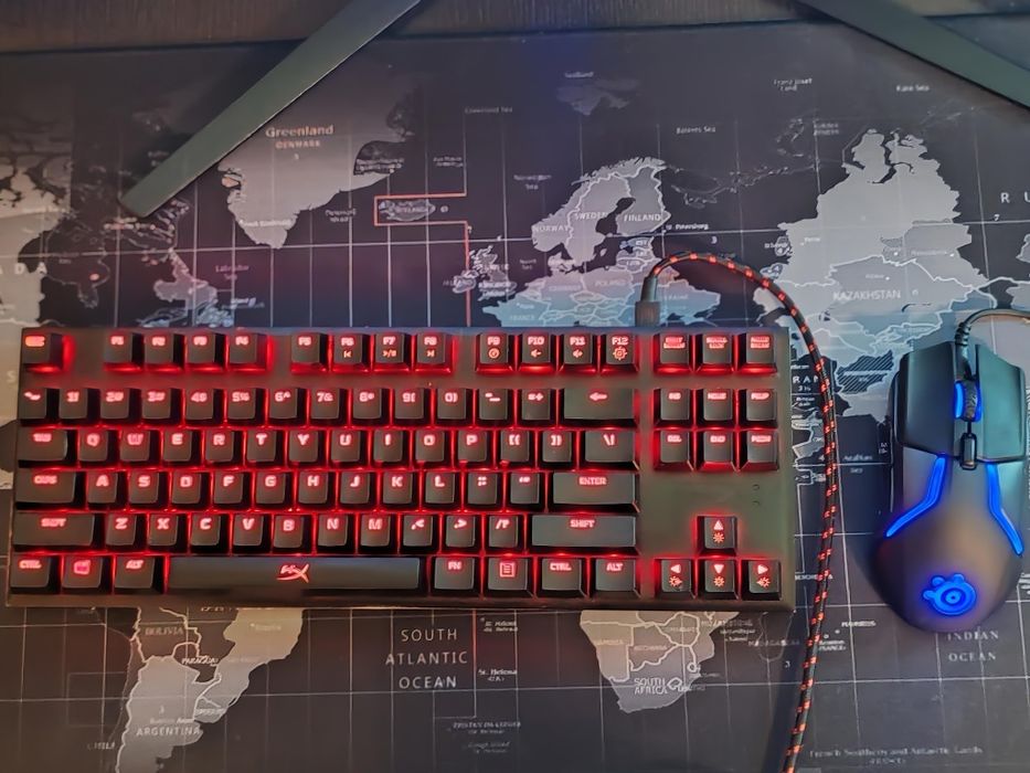 tastatura  și mouse gaming