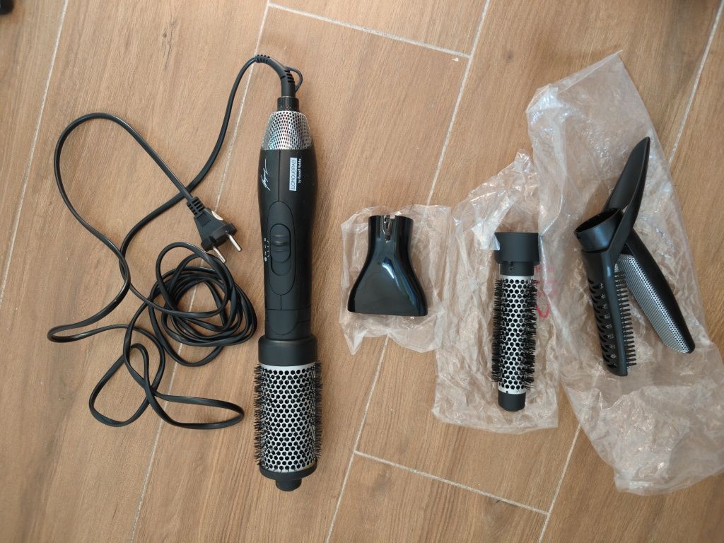 Perie profesionala electrică - multiple accesorii si doua perii cadou