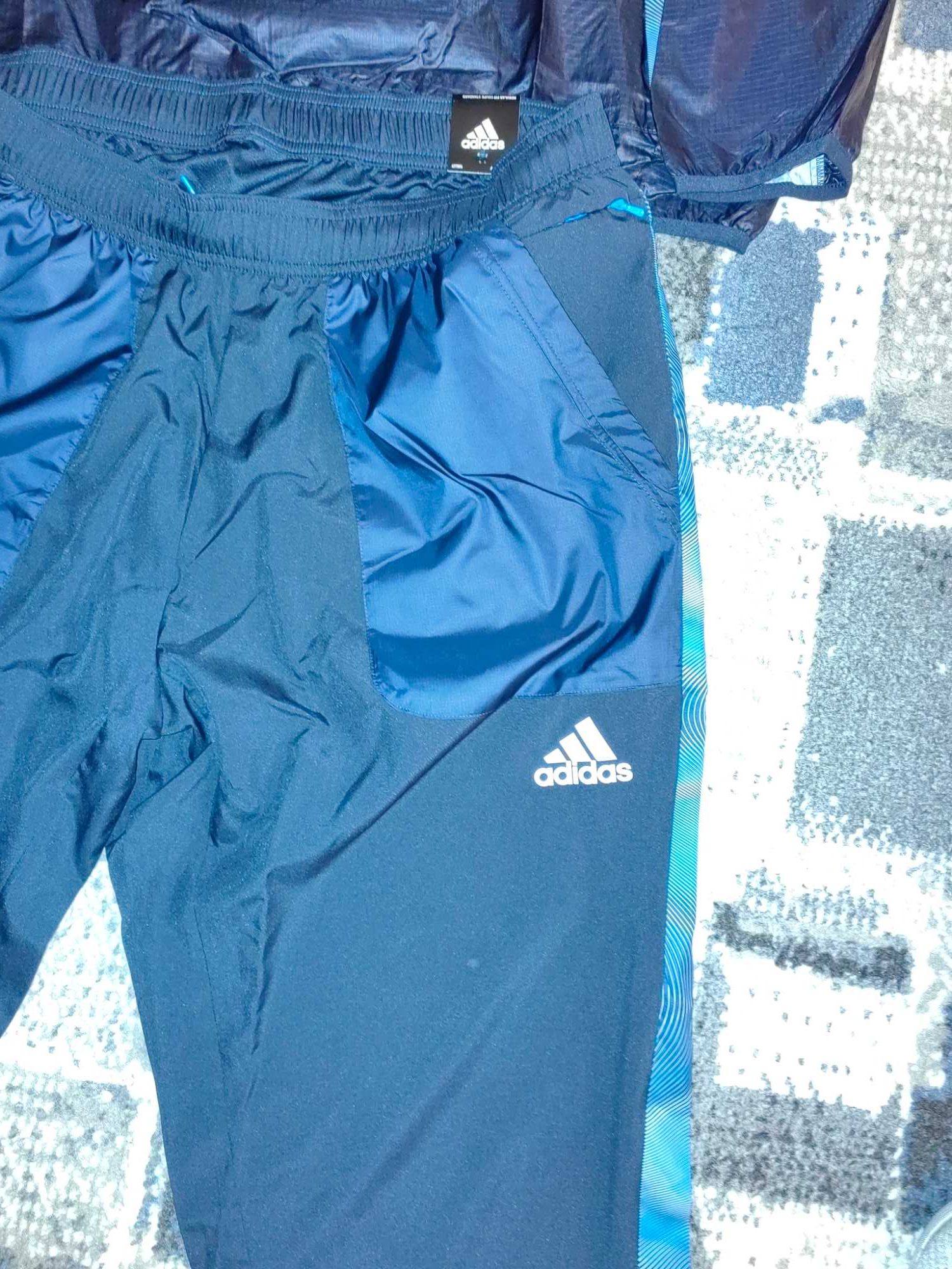 Trening Adidas fas