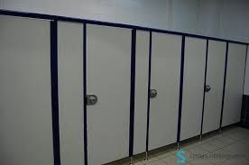 Монтаж HPL панелей — для перегородок, коридоров и дверей