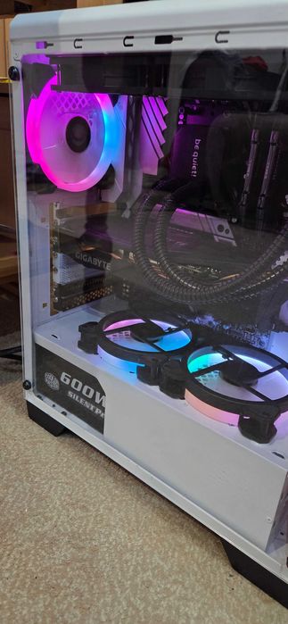 Геймарски компютър r7 2700x 2060super 16gb ram