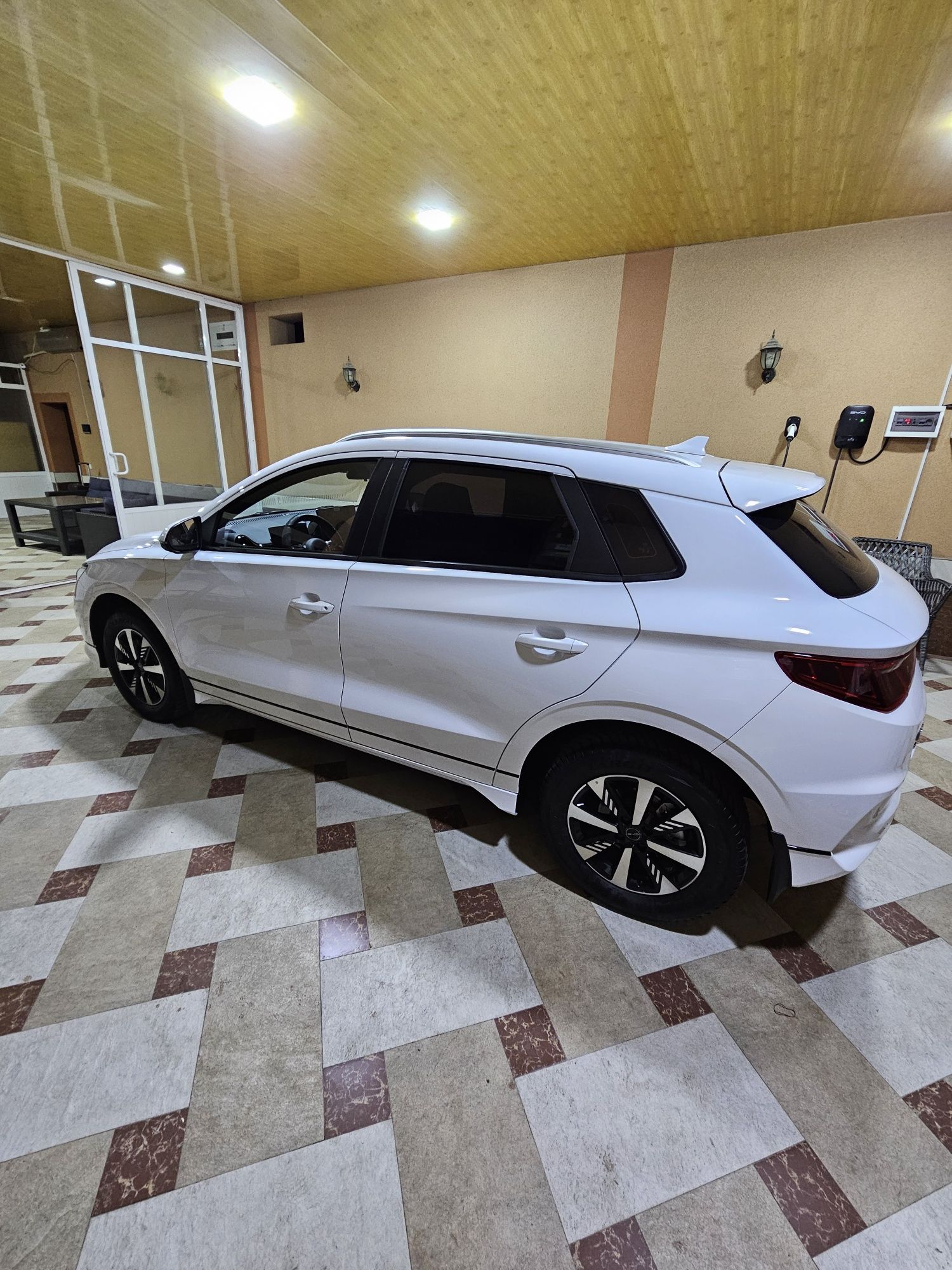 Byd e2 luxury 405 kilametr