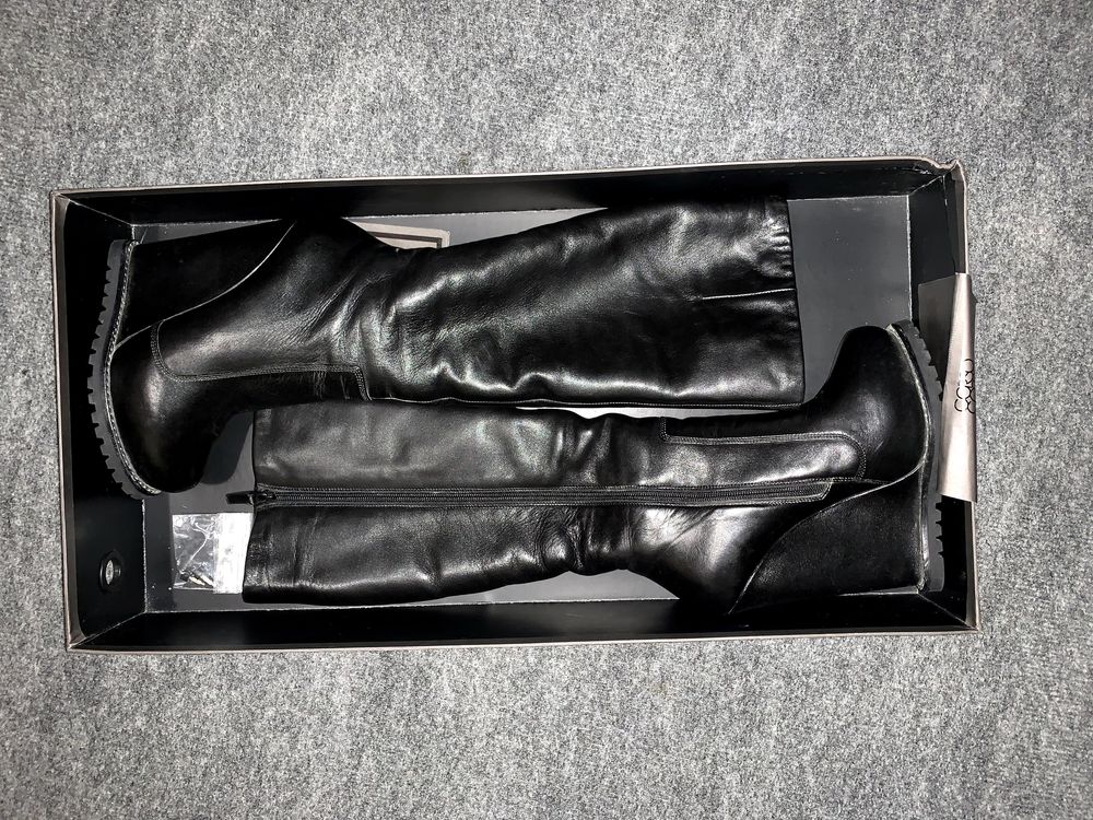 Продам зимние теплые сапоги Corso como