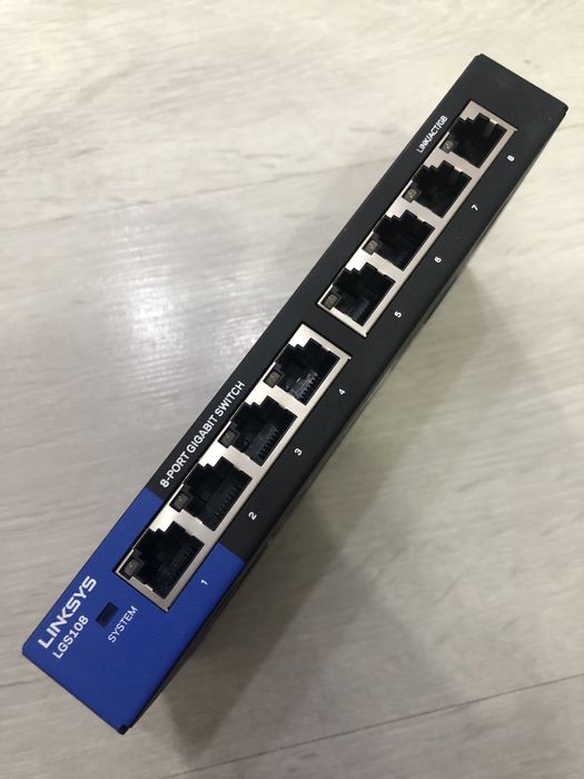 Linksys 8-Port Business Desktop Gigabit Switch GGS108-EU-RTL Negru