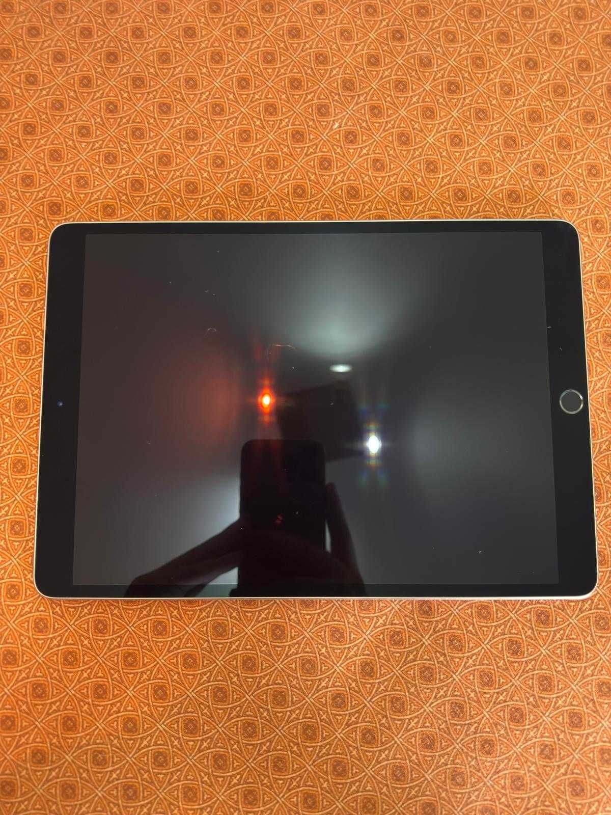 Apple iPad Pro, 10.5", 64GB, Wi-Fi, Grey