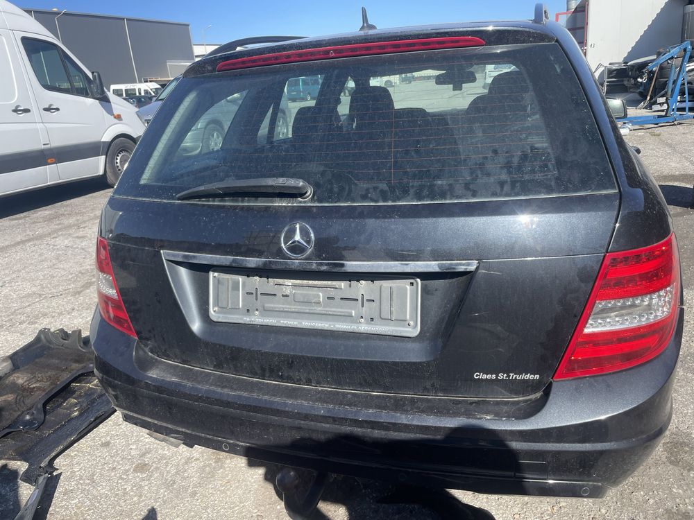На части W204 Mecedes c 220 Facelift