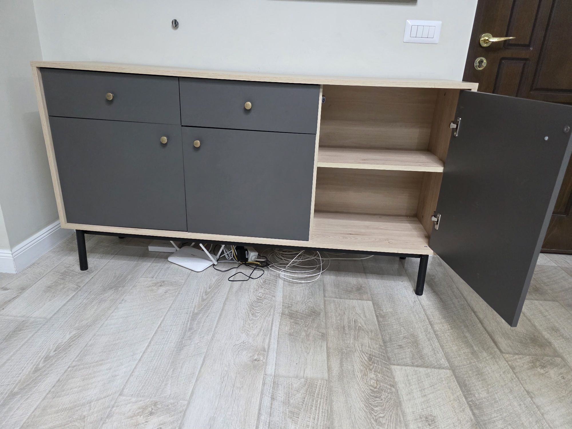 Mobila de living, comoda si mobilier hol