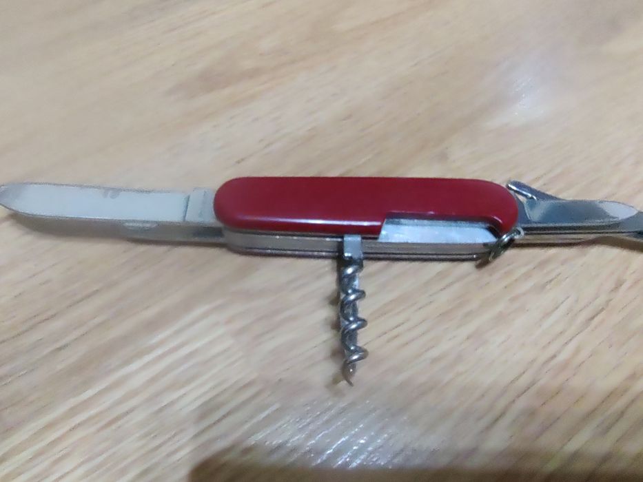 Vând briceag Victorinox