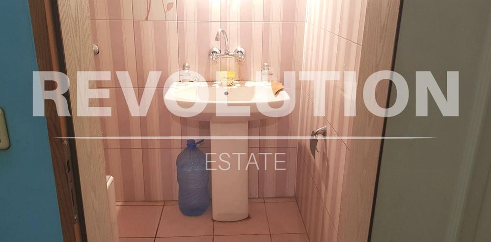 Дава се под наем Магазин в Варна, Възраждане 1 - 118 кв.м за 700 € - Снимка #3