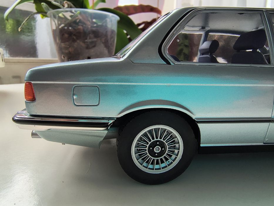 Machetă BMW 323i solido 1/18