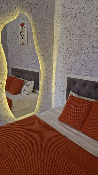 1-ая в Центре,ремонт свежий, фото соответствует.Люкс.