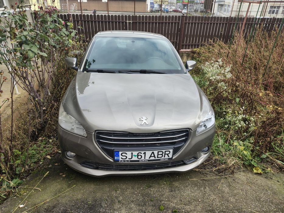 Vând Peugeot 301, benzina, motor 1,2 , 77300km, reali .
