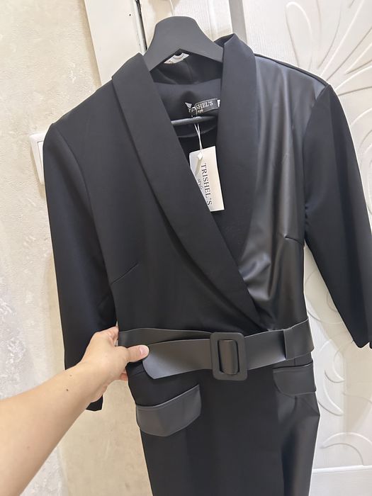 Продам новое платье +в подарок плащ всего 1000т