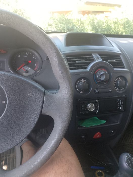 Автомобил Рено Меган 2